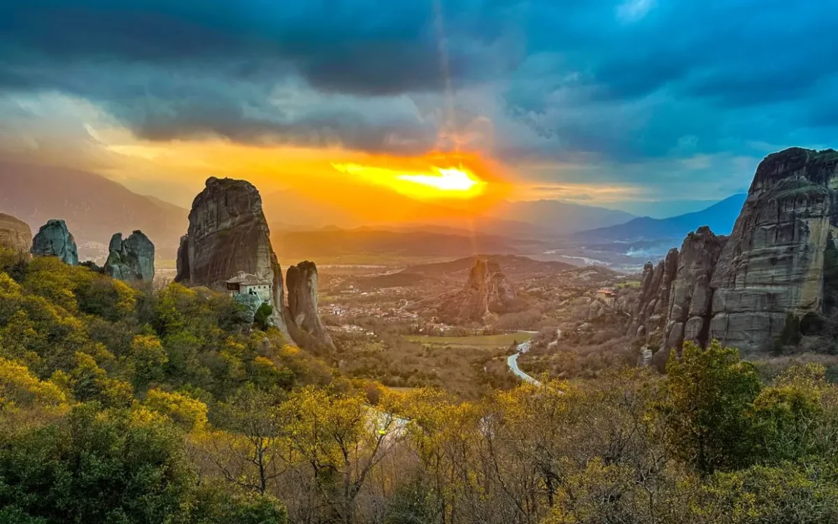 Rousanou-Nunnery-At-Sunset-Looking-Out-Over-Kalabaka-1240x800-1[1]